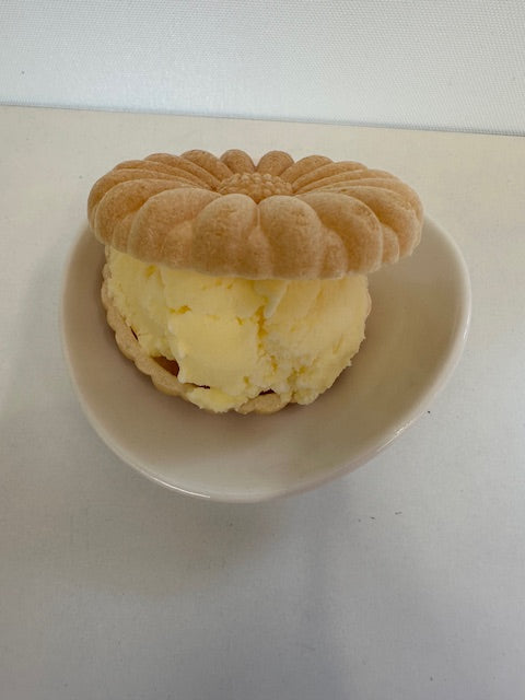 店舗限定販売! アイスモナカ 1個 120円